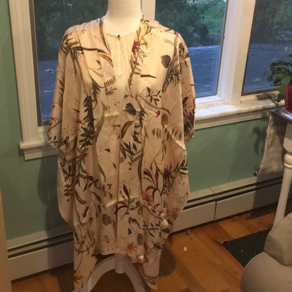 Italian floral silky poncho (w/armholes).  OS